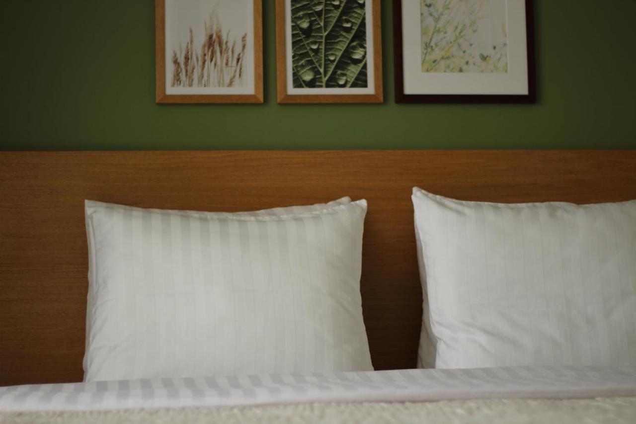 Hotel Kolumbs Liepaja Bagian luar foto