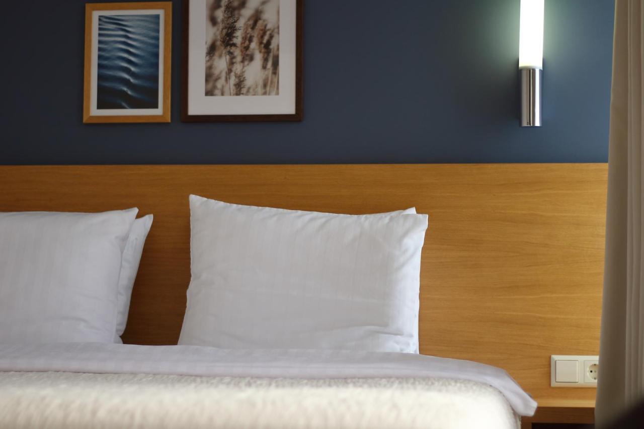 Hotel Kolumbs Liepaja Bagian luar foto