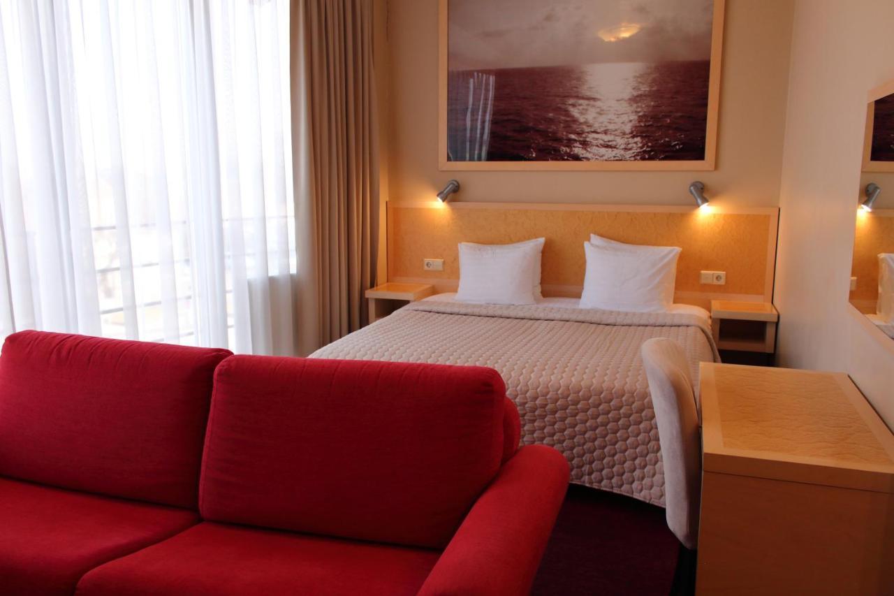 Hotel Kolumbs Liepaja Bagian luar foto