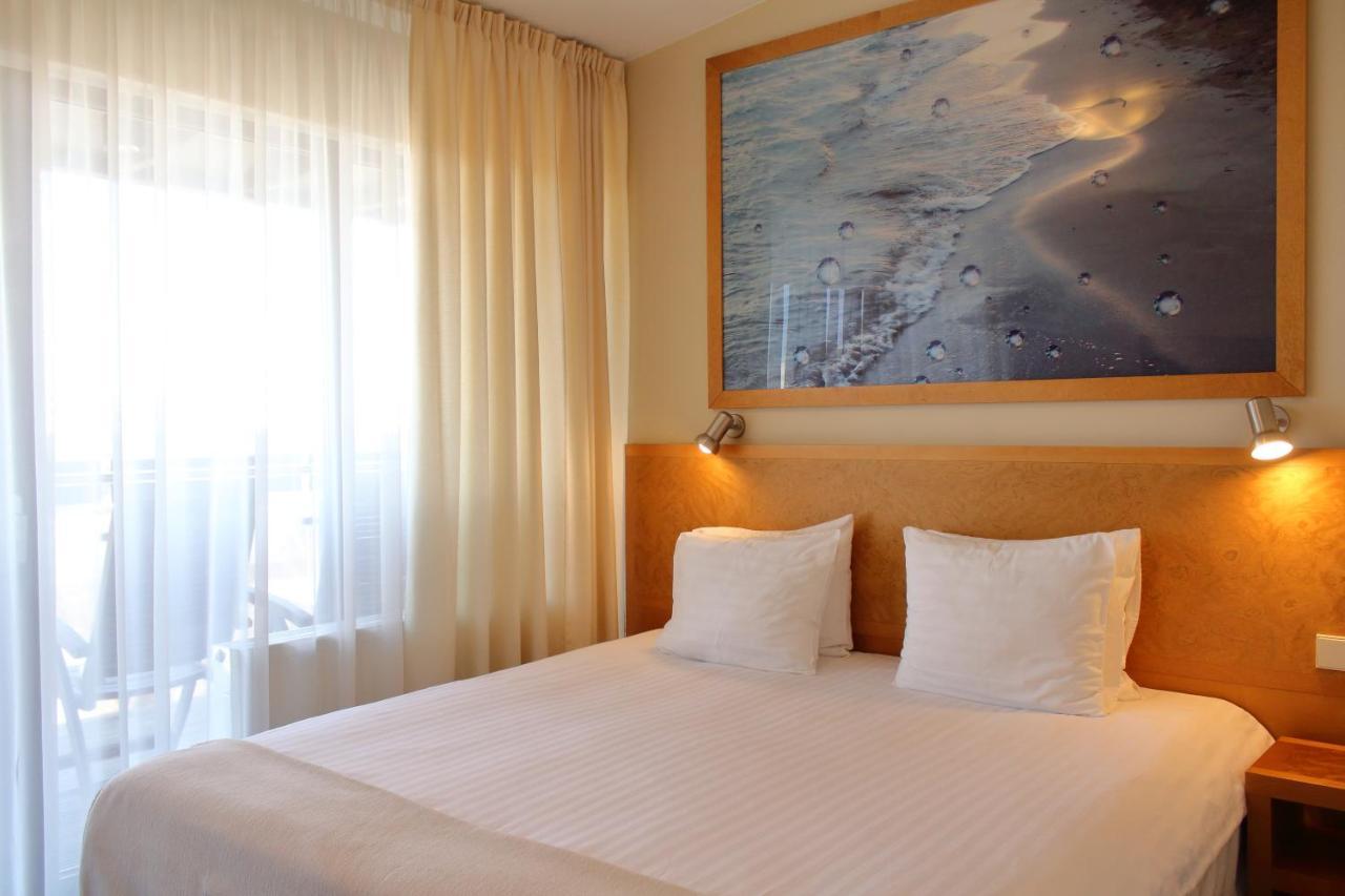 Hotel Kolumbs Liepaja Bagian luar foto
