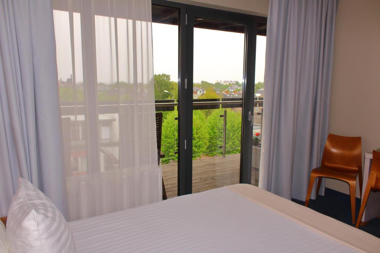 Hotel Kolumbs Liepaja Bagian luar foto
