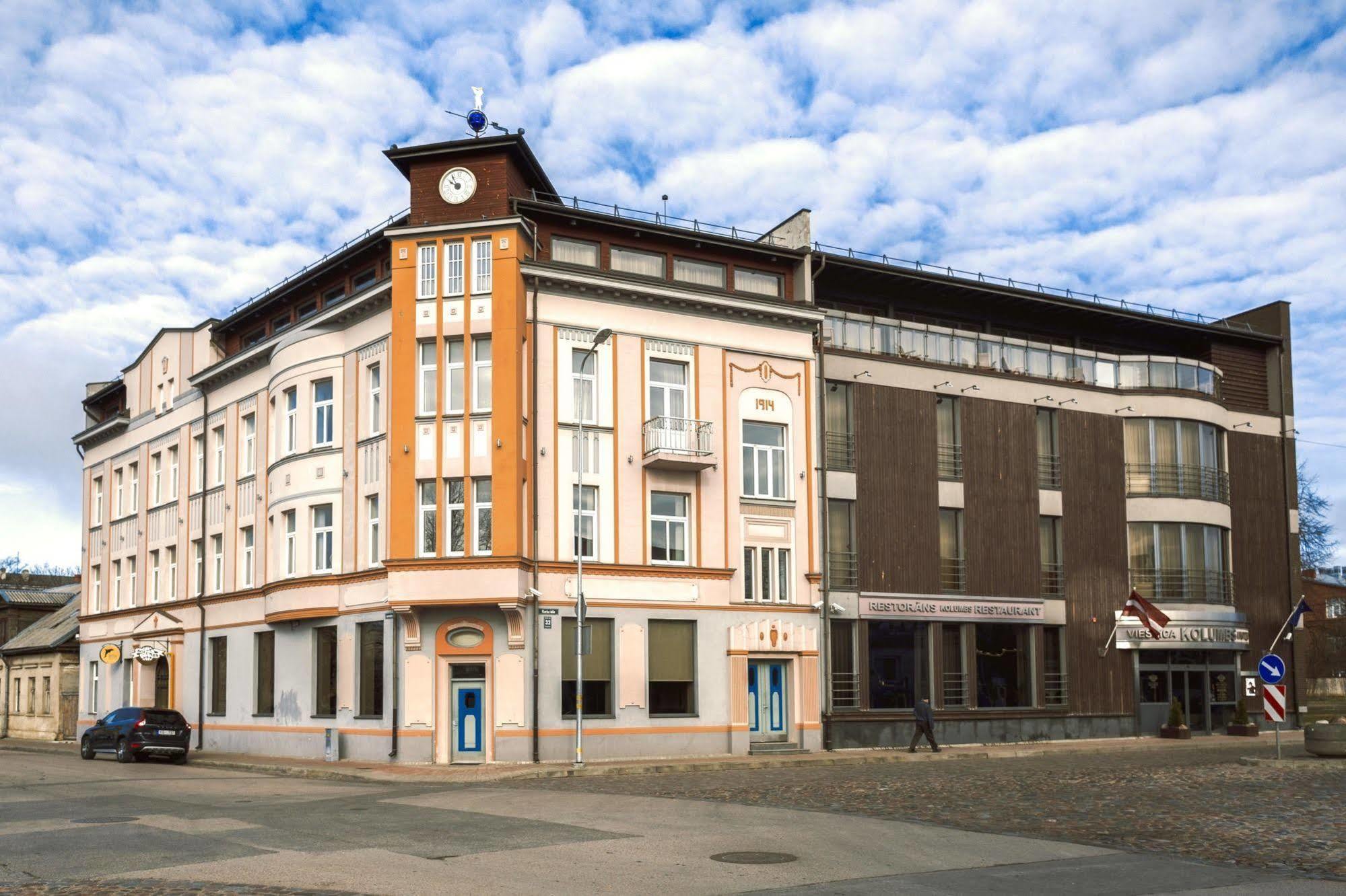 Hotel Kolumbs Liepaja Bagian luar foto